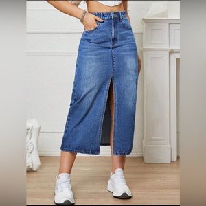 Denim front slit skirt size small US 4 NWT